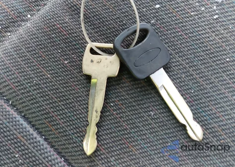 1994 Ford F150 из США, поврежденный, VIN 2FTEF15NXRCA45600